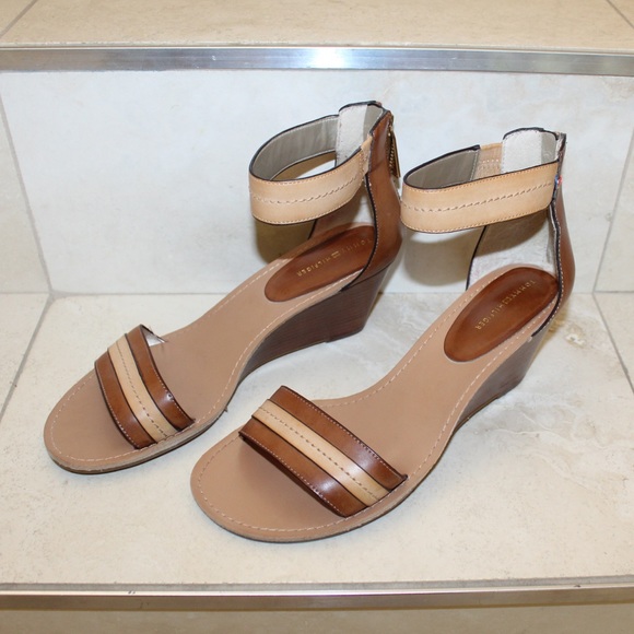 Tommy Hilfiger Shoes - Tommy Hilfiger tan/brown leather wedge sandals